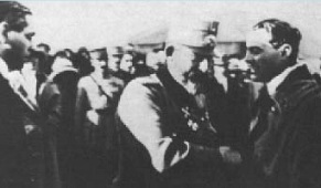 Le Roi de Roumanie accueille Albert Deullin à son arrivée à Pipera